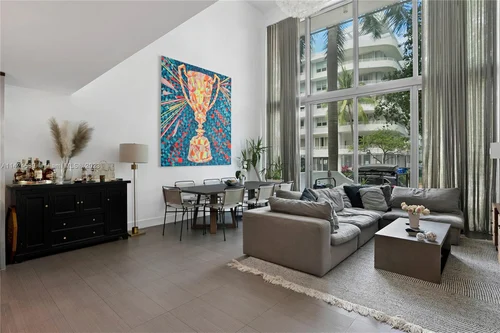 6000 Collins Ave