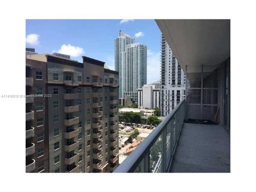 1111 SW 1 Ave