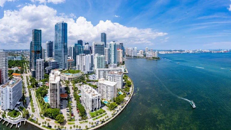 INVERTIR EN BRICKELL