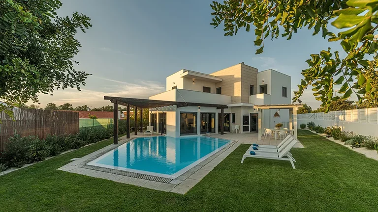 What is a Villa? Discover Its Features and Investment Potential