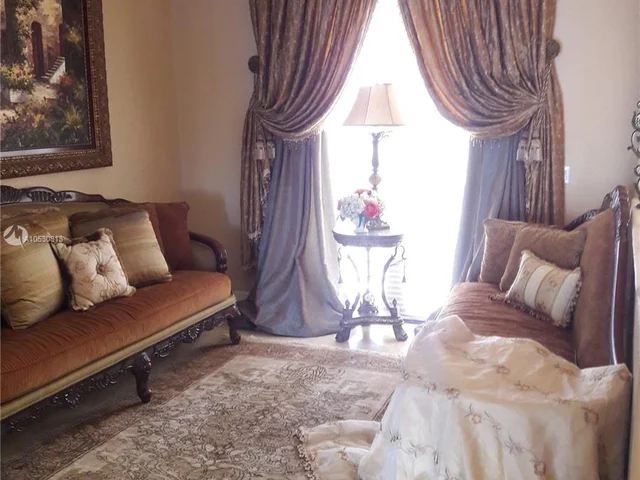 15920 NW 83rd Pl, Miami Lakes FL 33016