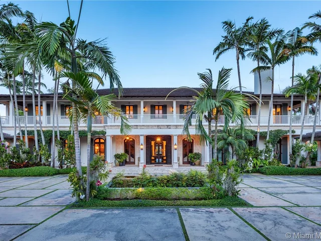 700 Casuarina Concourse, Coral Gables FL 33143