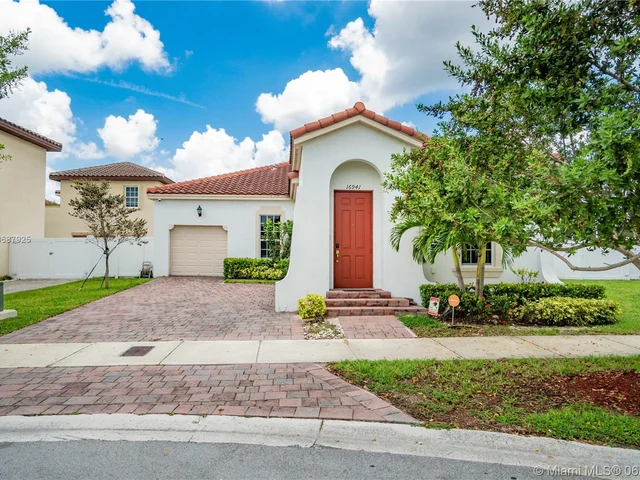 16941 SW 91st Lane Cir, Kendall FL 33196