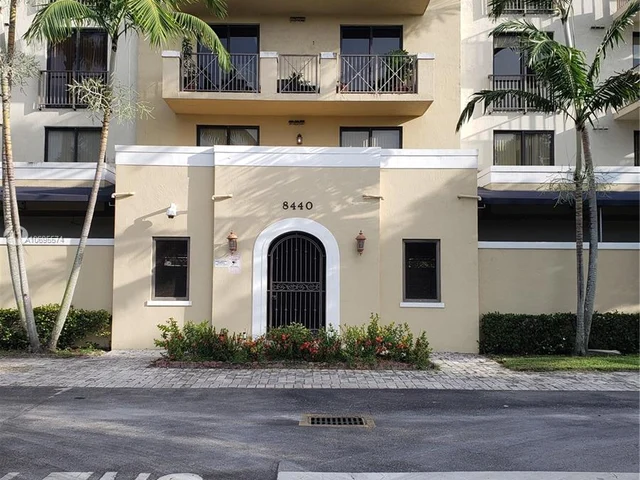 8440 SW 8th St # 203A, Miami FL 33144