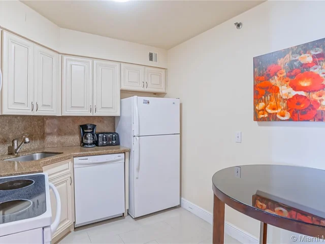 5225 Collins Ave # 1417, Miami Beach FL 33140