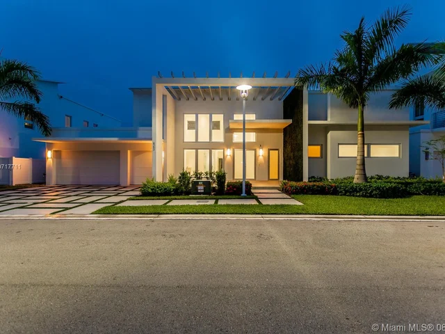 8253 NW 33rd Ter, Doral FL 33122