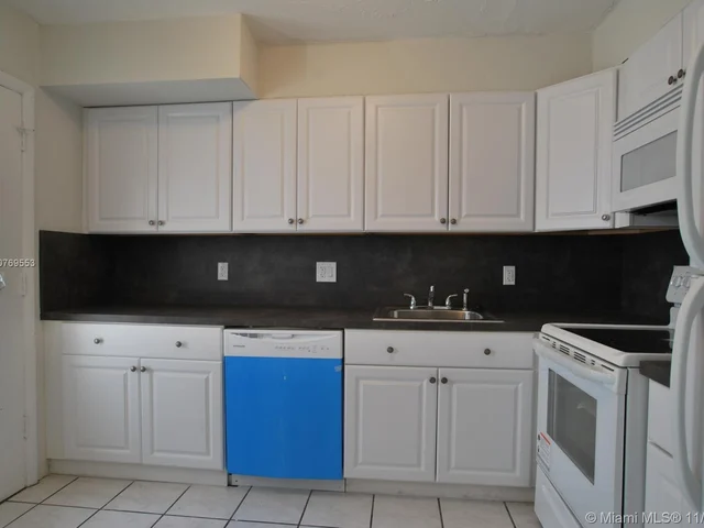 1662 Lincoln Ct # 402, Miami Beach FL 33139