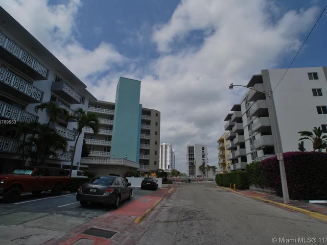 1662 Lincoln Ct # 402, Miami Beach FL 33139