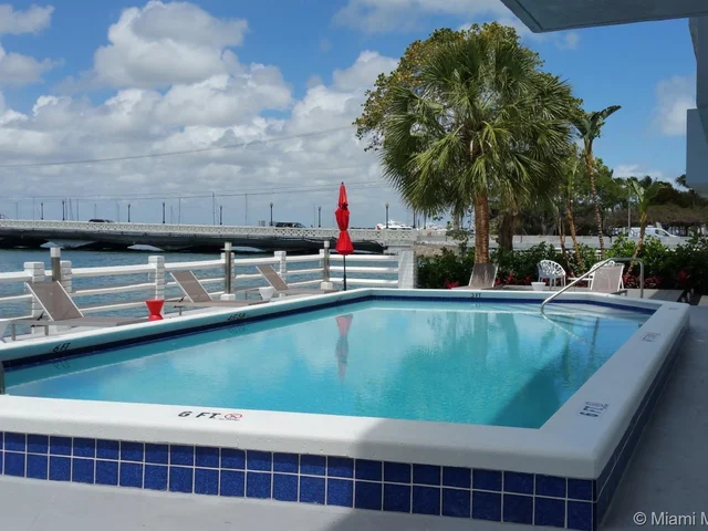 1662 Lincoln Ct # 402, Miami Beach FL 33139