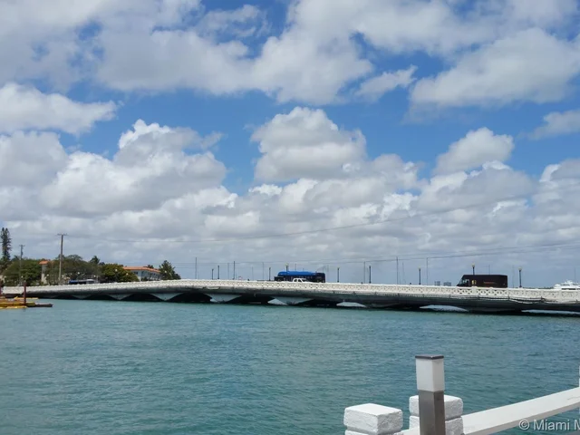 1662 Lincoln Ct # 402, Miami Beach FL 33139