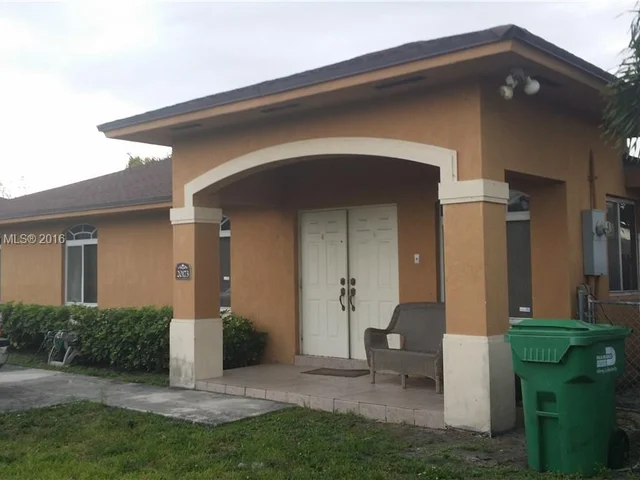 20173 NW 38th Ave, Miami Gardens FL 33055