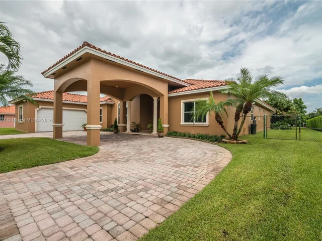 241 NW 119th Ave, Miami FL 33182