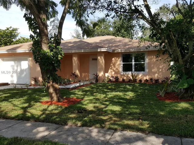 325 NW 127th St, North Miami FL 33168