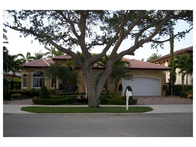 8605 NW 168th Ter, Miami Lakes FL 33016