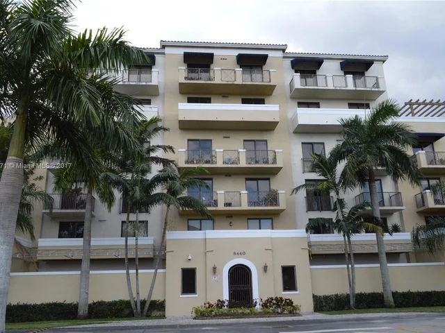 8440 SW 8th St # 602A, Miami FL 33144
