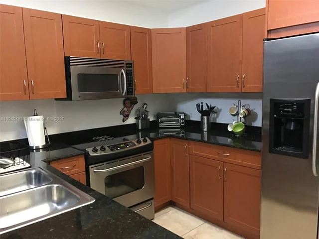 8440 SW 8th St # 402A, Miami FL 33144