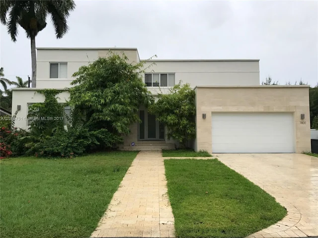 7800 Center Bay Dr, North Bay Village FL 33141