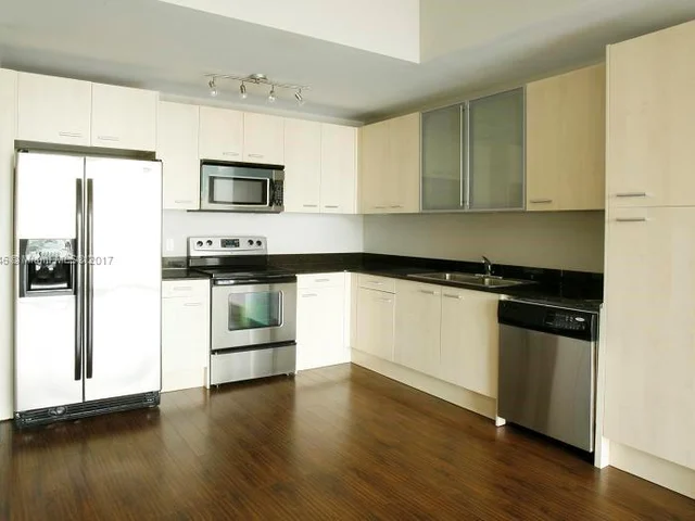 1350 NW 8th Ct # 5, Miami FL 33136