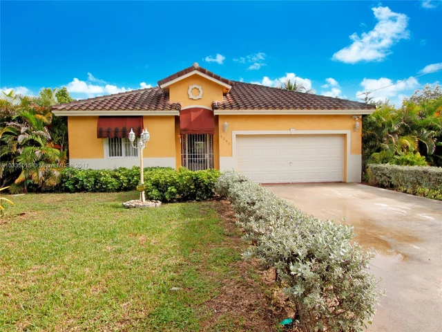 4090 NW 161st St, Miami Gardens FL 33054
