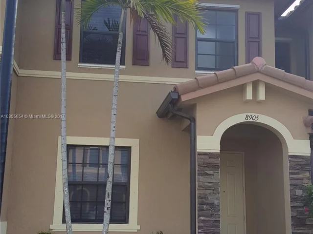 8905 W 35th way, Hialeah Gardens FL 33018