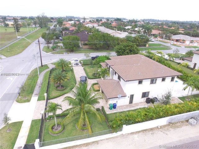 185 NW 122nd Ave, Miami FL 33182