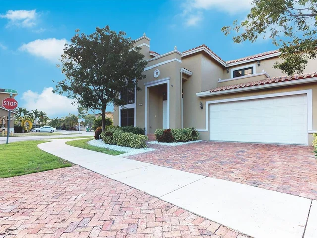 700 NW 127th Ct, Miami FL 33182