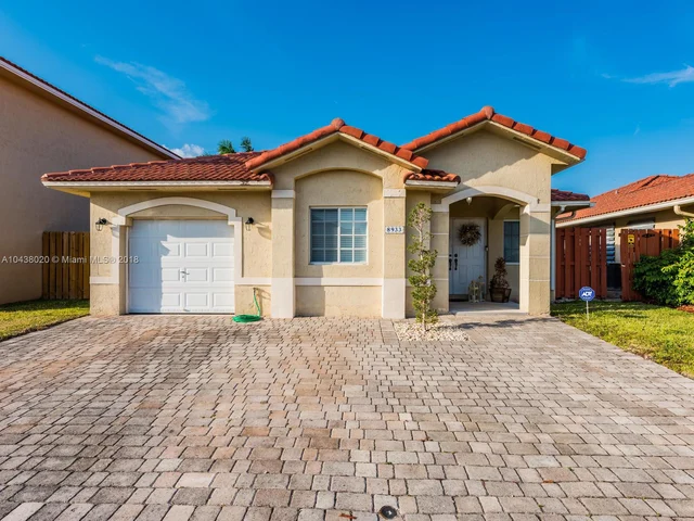 8933 SW 214th St, Miami FL 33189
