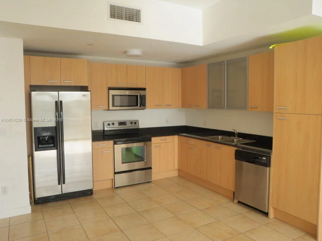 1350 NW 8th Ct # 5, Miami FL 33136