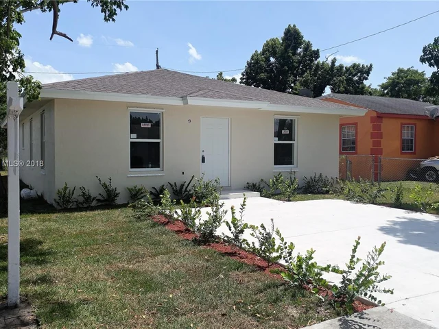 1160 NW 107th St, Miami FL 33168