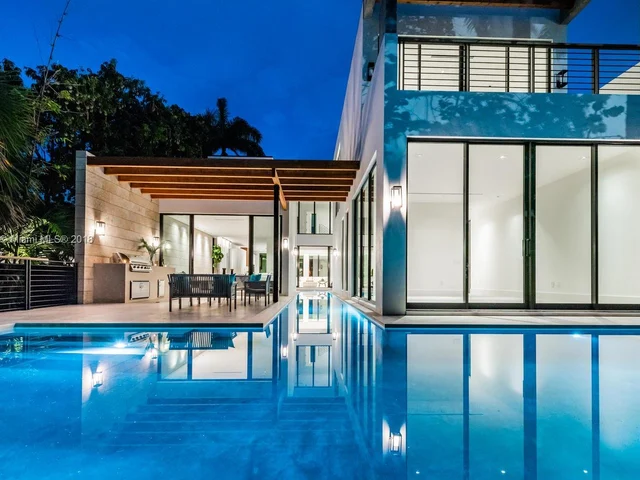 765 NE 77th St, Miami FL 33138