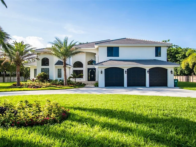 7325 SW 152 St, Palmetto Bay FL 33158