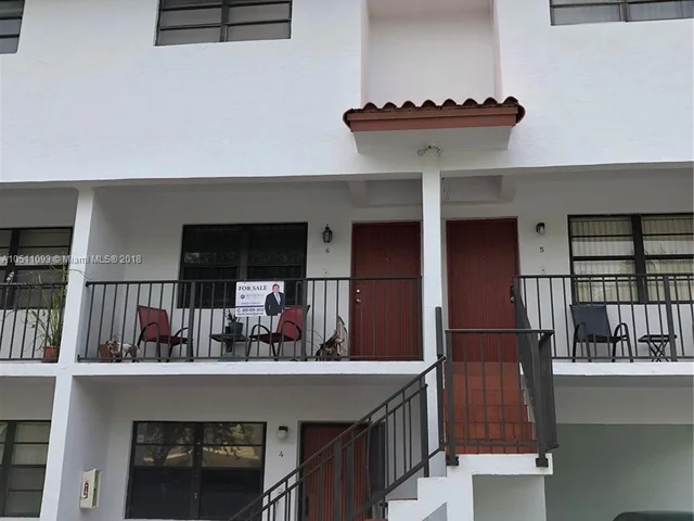 421 Swallow Dr # 6, Miami Springs FL 33166