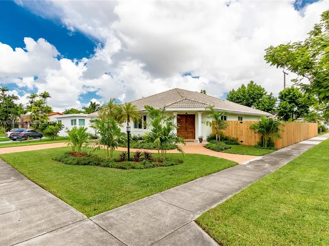 701 Westward Dr, Miami Springs FL 33166