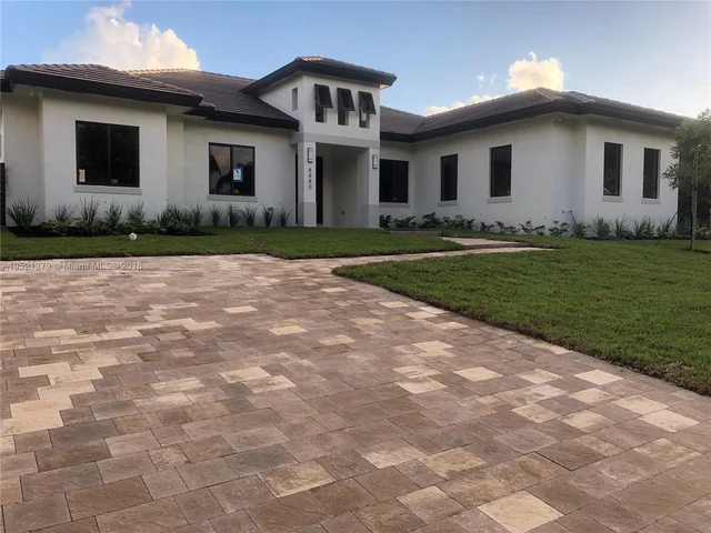 8880 SW 165th Ter, Palmetto Bay FL 33157