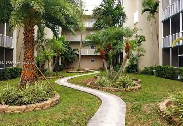 21121 SW 85 Ave # 312, Miami FL 33189