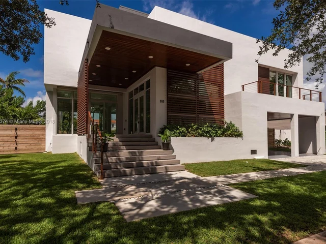 260 Woodcrest Rd, Key Biscayne FL 33149