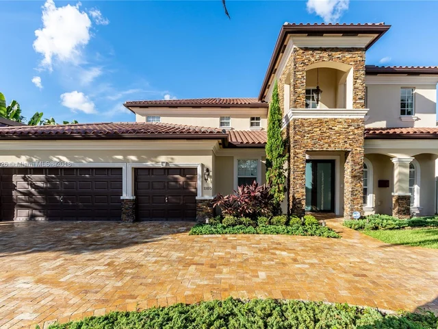 1105 Bluebird Ave, Miami Springs FL 33166