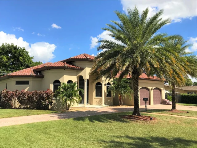 1099 Nightingale Ave, Miami Springs FL 33166