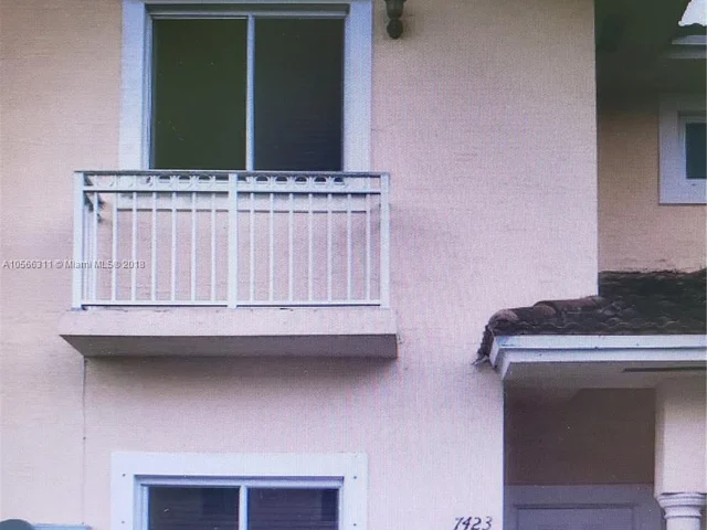 7423 NW 182nd St # 7423, Hialeah FL 33015