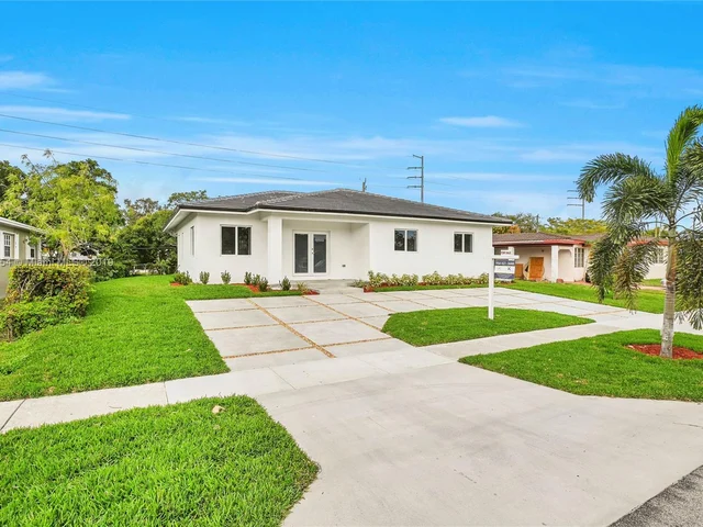 155 NE 134th St, North Miami FL 33161