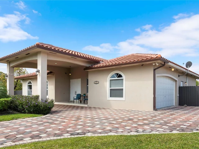 27532 SW 162nd Ct, Homestead FL 33031