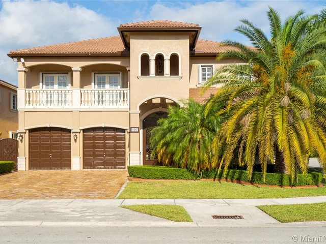 696 NW 127th Ct, Miami FL 33182