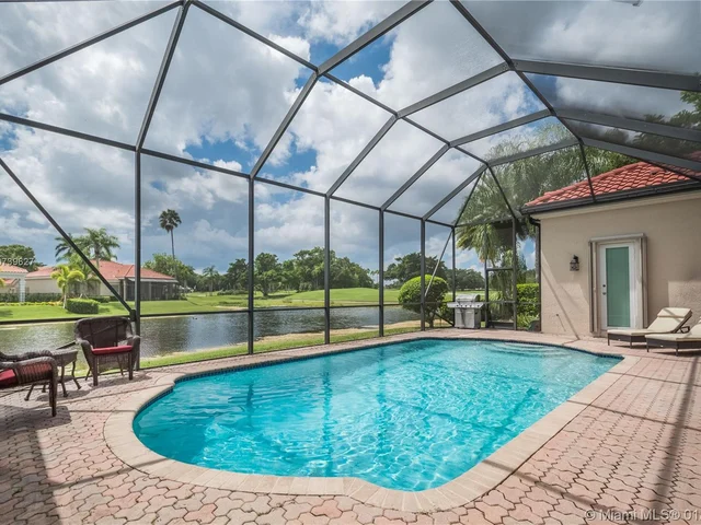 2713 Oakmont Ct, Weston FL 33332