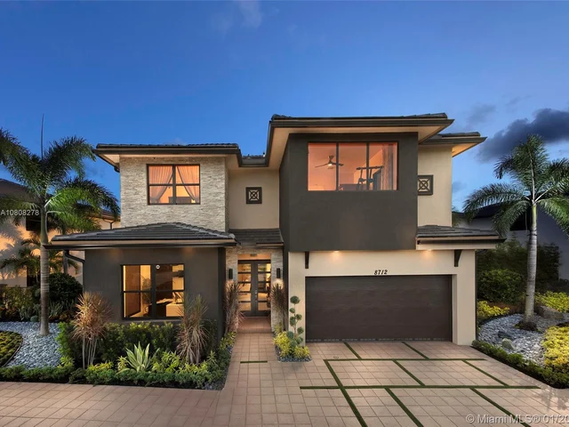 8854 NW 161 TERR, Miami Lakes FL 33018