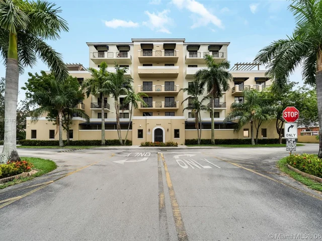 8440 SW 8th St # 209A, Miami FL 33144