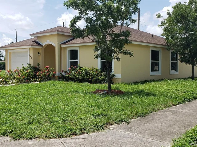 2401 NW 153rd St, Miami Gardens FL 33054