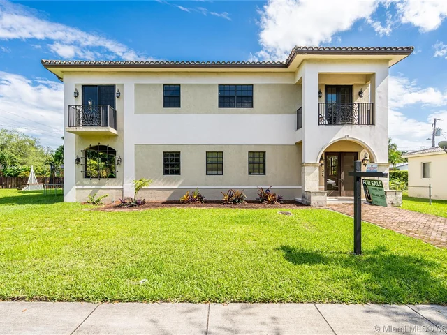 32 Hough Dr, Miami Springs FL 33166