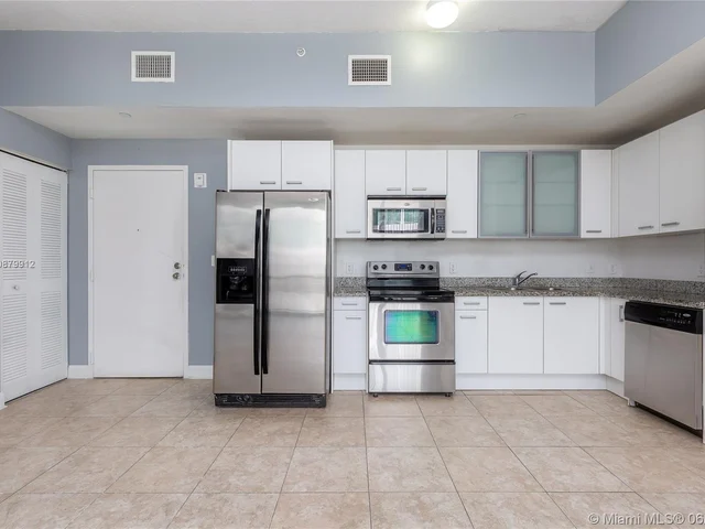 1350 NW 8th Ct # 6, Miami FL 33136