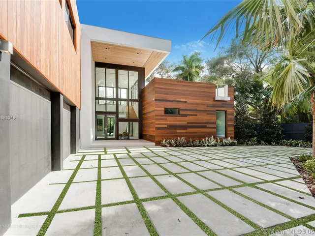 4131 SW 37th Ave, Miami FL 33133