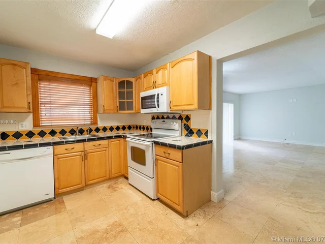 7785 SW 86th St # 124, Miami FL 33143